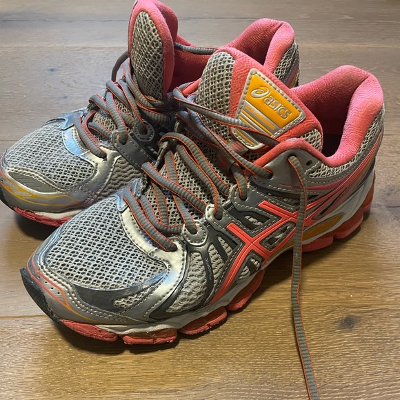 ASICS gel nimbus, lightly used - Picture 2 of 4